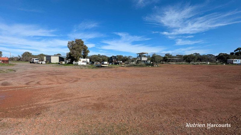 Photo - 61 Bell Road, Coonabidgee WA 6503 - Image 10