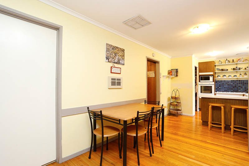 Photo - 61 Belmont Crescent, Montmorency VIC 3094 - Image 6