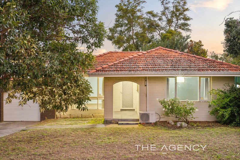Photo - 61 Bendix Way, Girrawheen WA 6064 - Image 1
