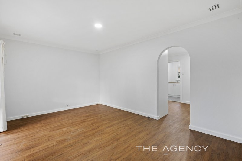 Photo - 61 Bendix Way, Girrawheen WA 6064 - Image 6