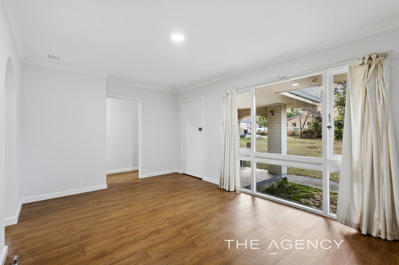 Photo - 61 Bendix Way, Girrawheen WA 6064 - Image 7