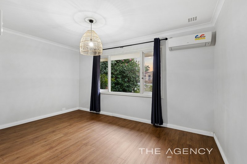 Photo - 61 Bendix Way, Girrawheen WA 6064 - Image 11