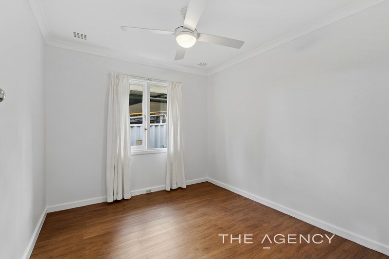 Photo - 61 Bendix Way, Girrawheen WA 6064 - Image 12