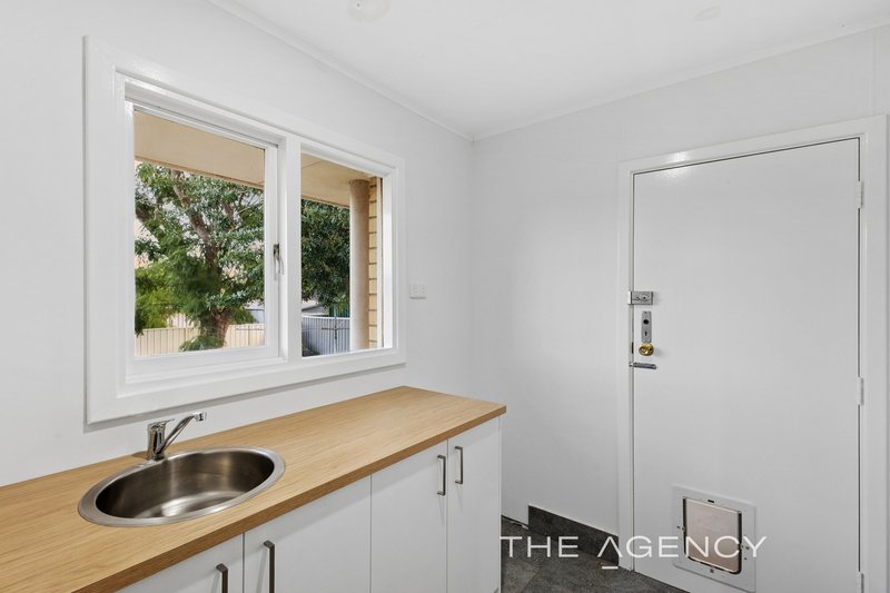 Photo - 61 Bendix Way, Girrawheen WA 6064 - Image 16
