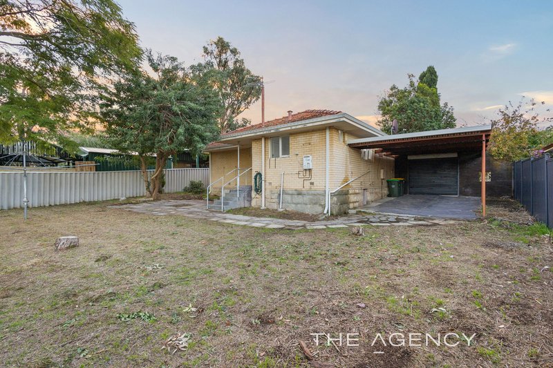 Photo - 61 Bendix Way, Girrawheen WA 6064 - Image 21