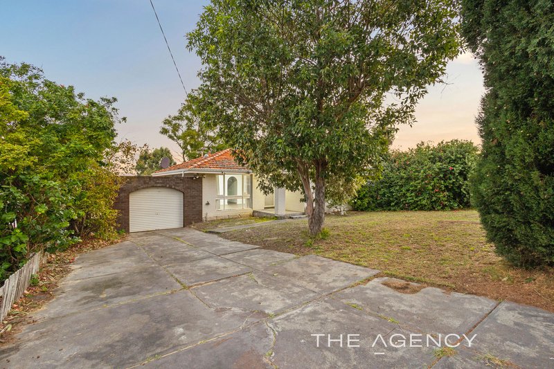 Photo - 61 Bendix Way, Girrawheen WA 6064 - Image 23