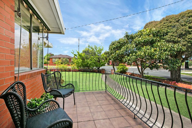 Photo - 61 Botha Avenue, Reservoir VIC 3073 - Image 16