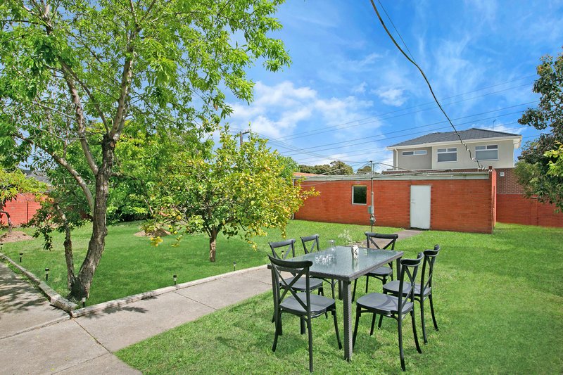 Photo - 61 Botha Avenue, Reservoir VIC 3073 - Image 17