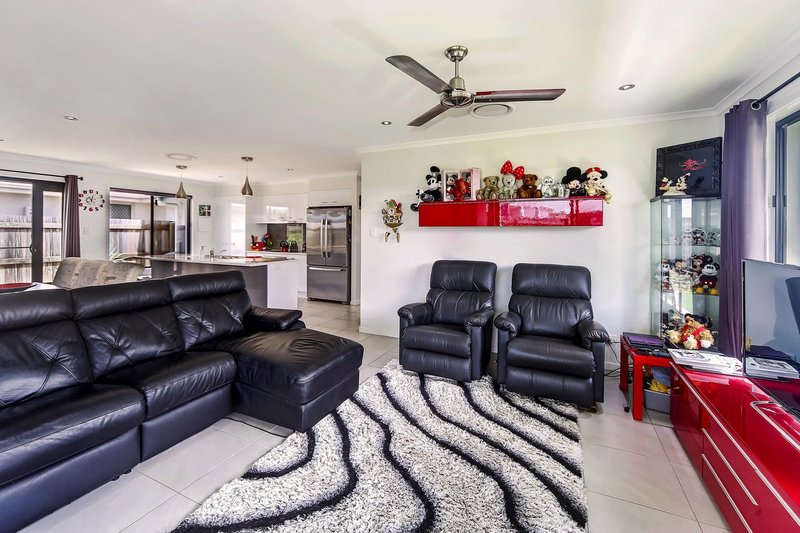 Photo - 61 Brampton Cres , Mountain Creek QLD 4557 - Image 2