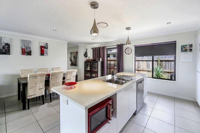 Photo - 61 Brampton Cres , Mountain Creek QLD 4557 - Image 3