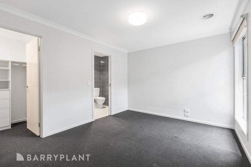 Photo - 61 Bridgewater Parkway, Wallan VIC 3756 - Image 6