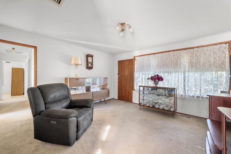 Photo - 61 Brunning Crescent, Frankston North VIC 3200 - Image 2