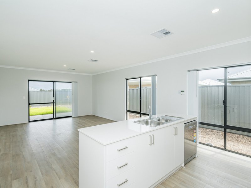 Photo - 61 Butterleaf Avenue, Yanchep WA 6035 - Image 3