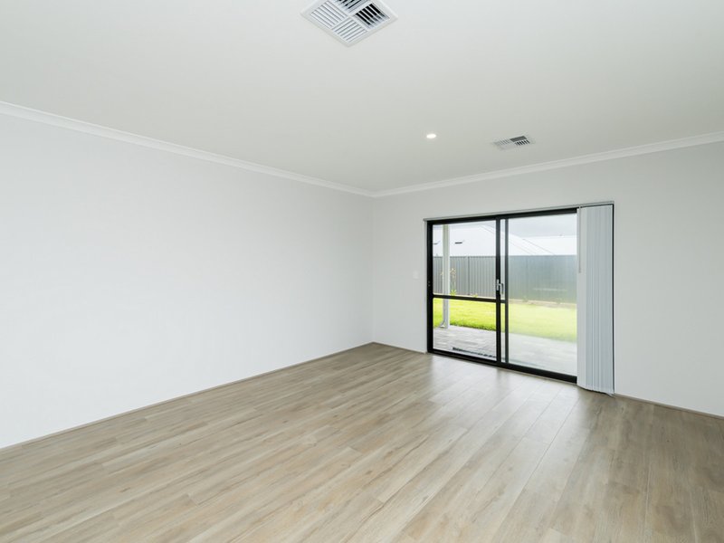 Photo - 61 Butterleaf Avenue, Yanchep WA 6035 - Image 5