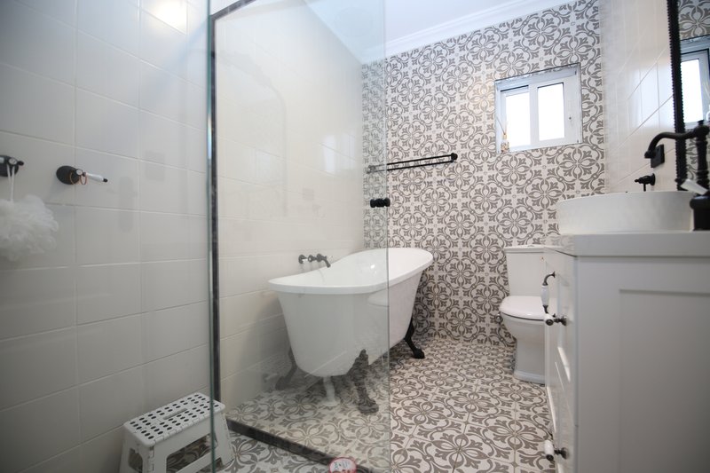 Photo - 61 Cambridge Avenue, Bankstown NSW 2200 - Image 9