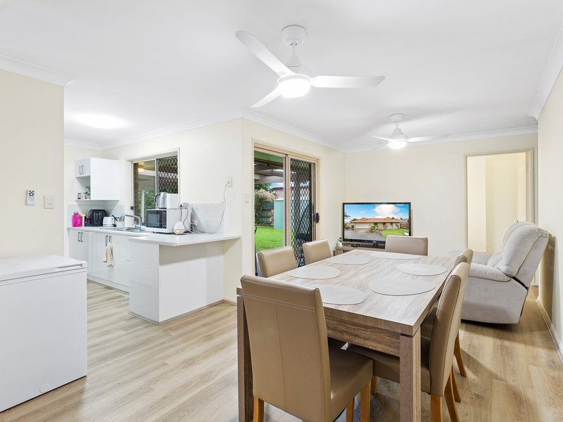 Photo - 61 Carpenter Way, Sandstone Point QLD 4511 - Image 5