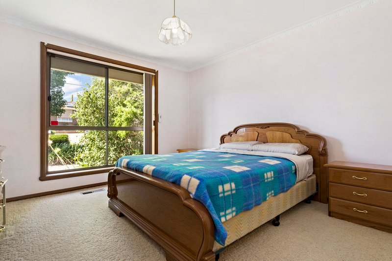 Photo - 61 Carrington Boulevard, Thomastown VIC 3074 - Image 7