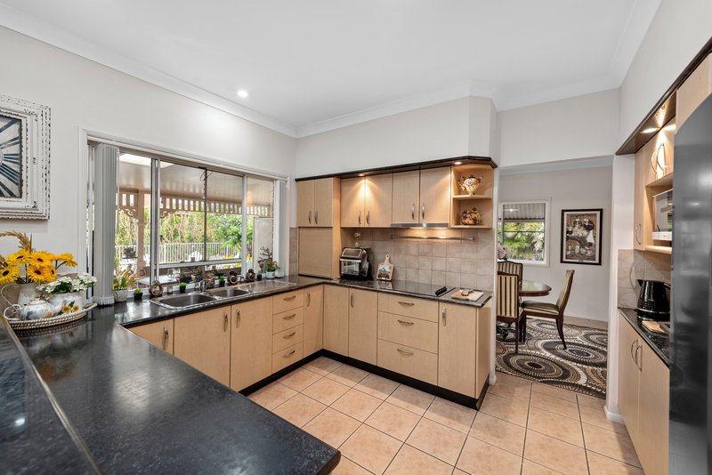 Photo - 61 Castle Hill Drive, Murrumba Downs QLD 4503 - Image 7