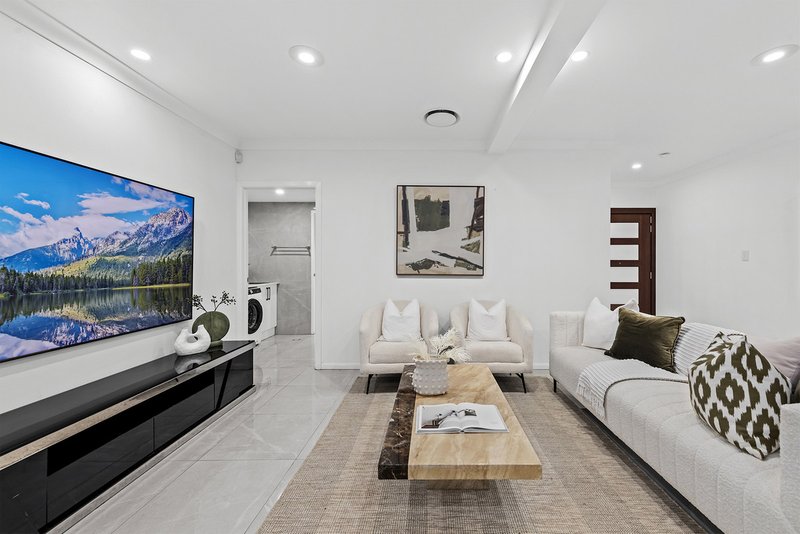 Photo - 61 Catania Street South, Wishart QLD 4122 - Image 4