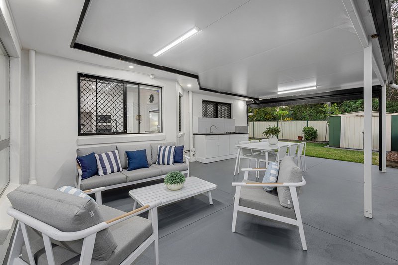 Photo - 61 Catania Street South, Wishart QLD 4122 - Image 11