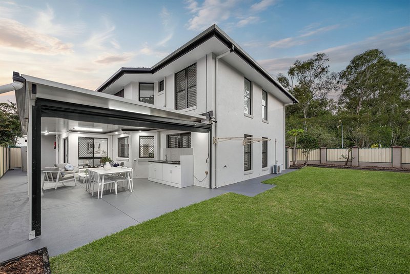 Photo - 61 Catania Street South, Wishart QLD 4122 - Image 12