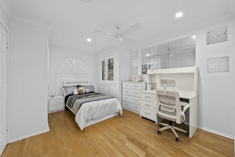 Photo - 61 Catania Street South, Wishart QLD 4122 - Image 21