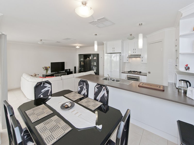 Photo - 61 Chapel Road, Modbury North SA 5092 - Image 2