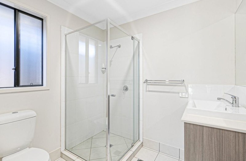 Photo - 61 Chelsea Crescent, Bridgeman Downs QLD 4035 - Image 6