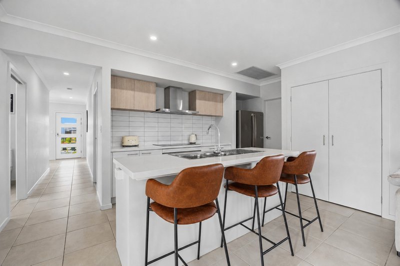 Photo - 61 Coppice Crescent, Banya QLD 4551 - Image 6