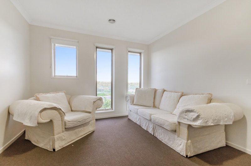 Photo - 61 Coronat Drive, Williams Landing VIC 3027 - Image 7