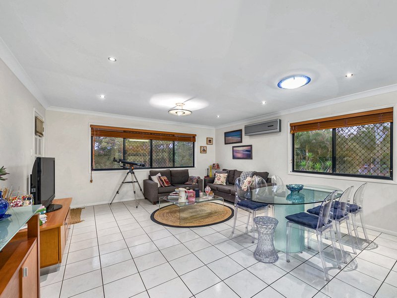 Photo - 61 Cressbrook Drive, Albany Creek QLD 4035 - Image 5