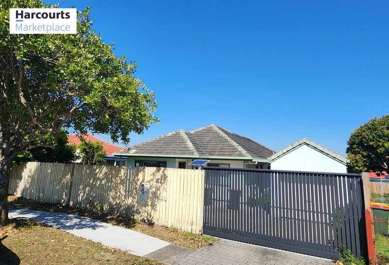 Photo - 61 Crocus Street, Inala QLD 4077 - Image 2