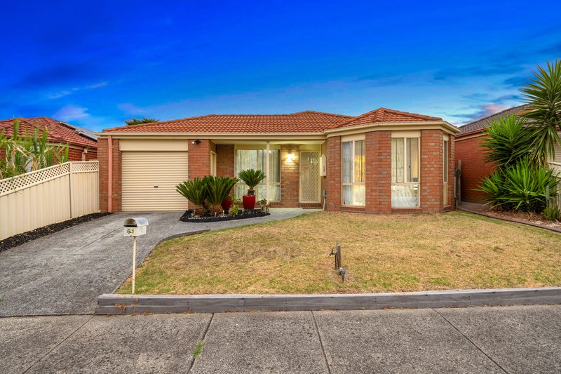 Photo - 61 Dartmoor Drive, Cranbourne East VIC 3977 - Image 2