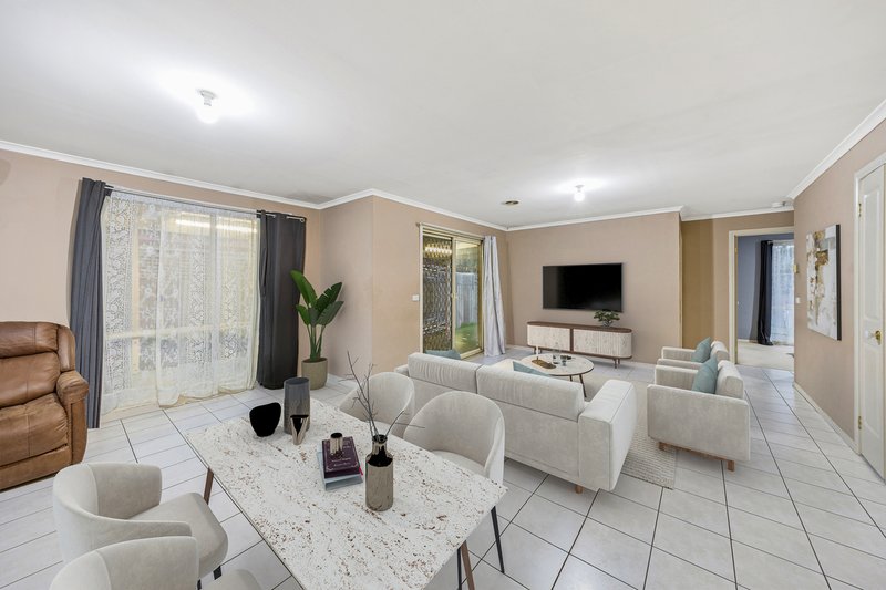 Photo - 61 Dartmoor Drive, Cranbourne East VIC 3977 - Image 5