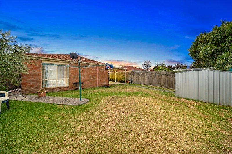 Photo - 61 Dartmoor Drive, Cranbourne East VIC 3977 - Image 18