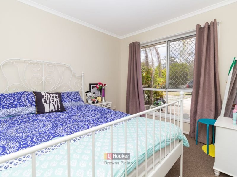 Photo - 61 Deborah Court, Munruben QLD 4125 - Image 11