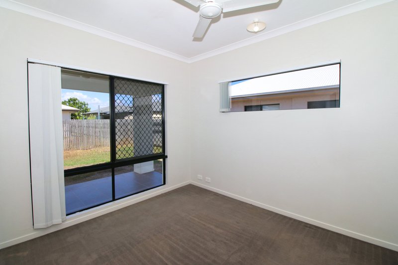 Photo - 61 Derwent Circuit, Kelso QLD 4815 - Image 4