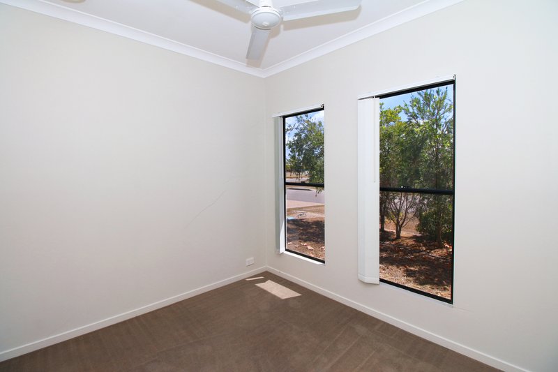 Photo - 61 Derwent Circuit, Kelso QLD 4815 - Image 5