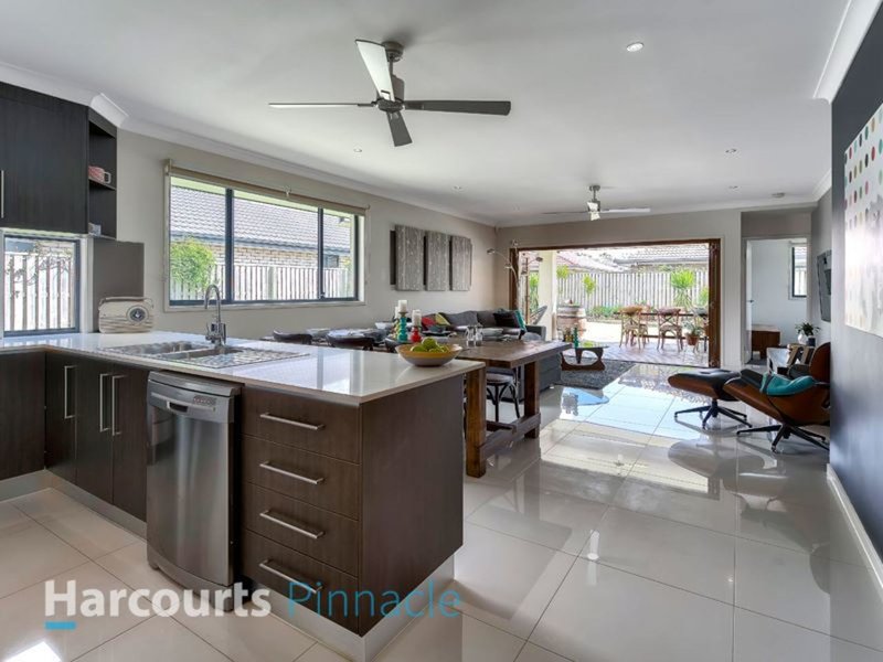 Photo - 61 Diamantina Crescent, Fitzgibbon QLD 4018 - Image 5