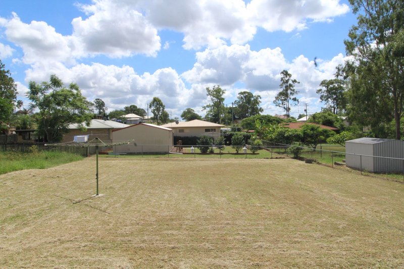 Photo - 61 Dingyarra Street, Toogoolawah QLD 4313 - Image 6