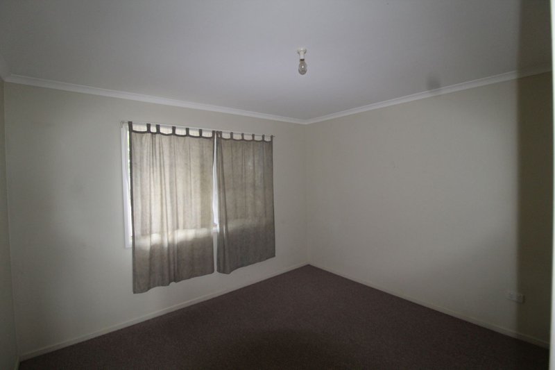 Photo - 61 Dingyarra Street, Toogoolawah QLD 4313 - Image 10