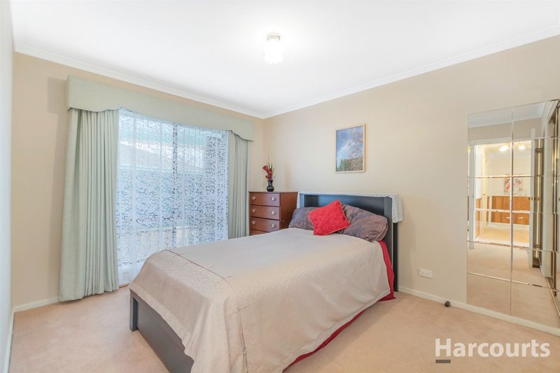 Photo - 61 Dinwoodie Drive, Newborough VIC 3825 - Image 6