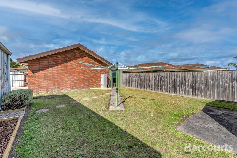 Photo - 61 Dinwoodie Drive, Newborough VIC 3825 - Image 13