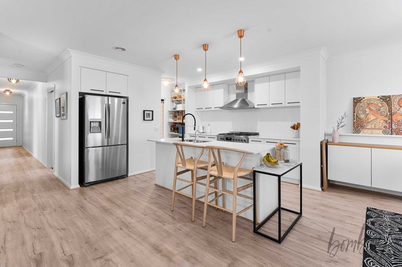 Photo - 61 Docker Circuit, Mickleham VIC 3064 - Image 6