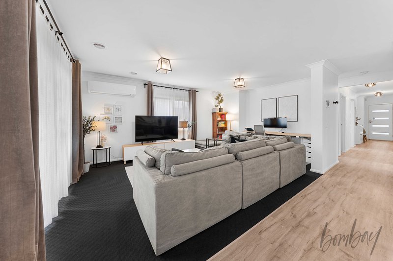 Photo - 61 Docker Circuit, Mickleham VIC 3064 - Image 7