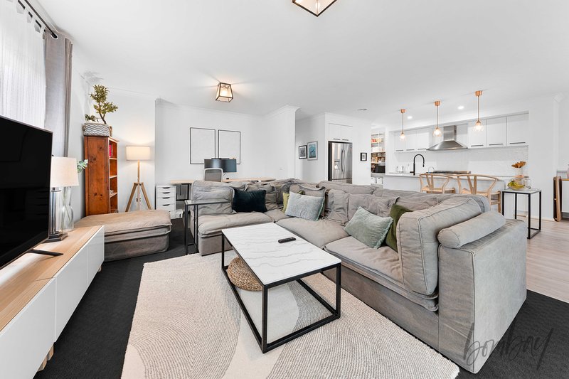 Photo - 61 Docker Circuit, Mickleham VIC 3064 - Image 9