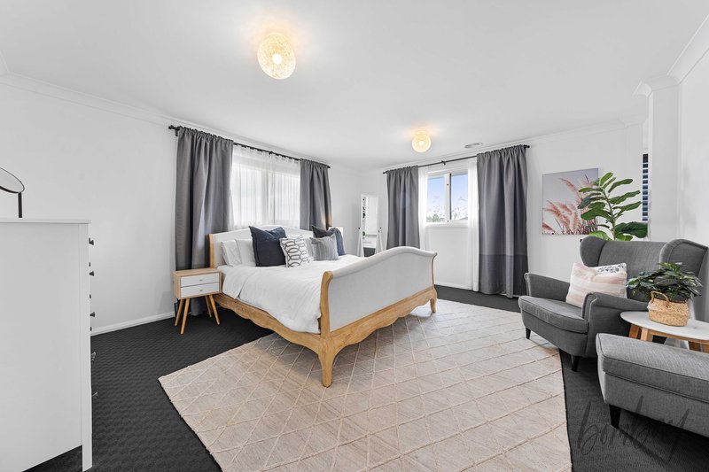 Photo - 61 Docker Circuit, Mickleham VIC 3064 - Image 11