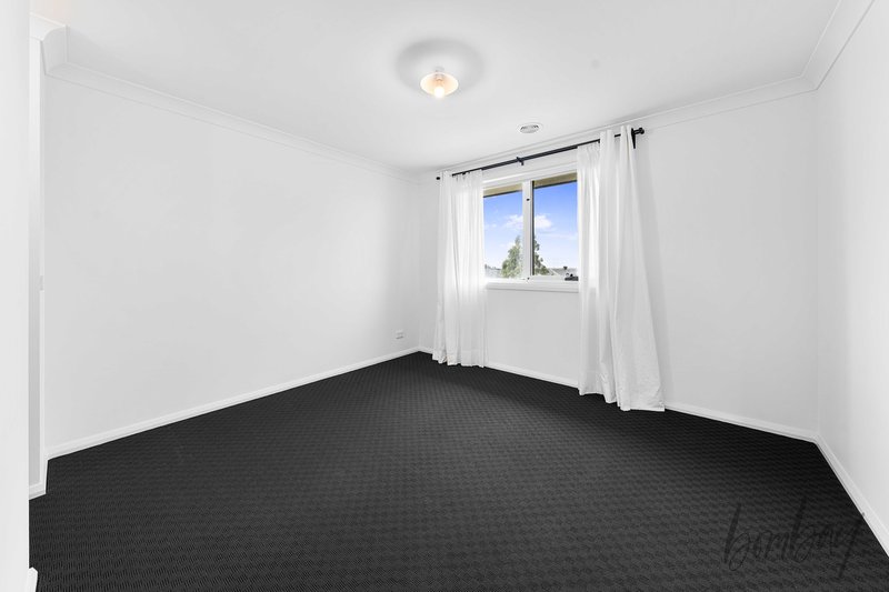 Photo - 61 Docker Circuit, Mickleham VIC 3064 - Image 14