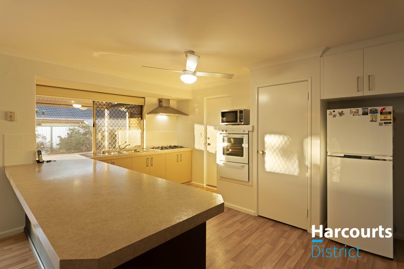 Photo - 61 Dongara Circle, Jane Brook WA 6056 - Image 10