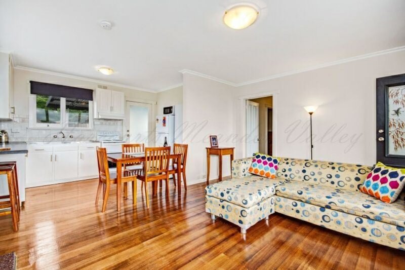 Photo - 61 East Barrack Street, Deloraine TAS 7304 - Image 3